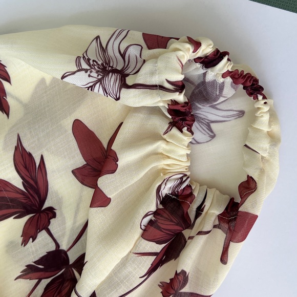 Review Moda Creme Floral Print Blouse by Review (Size M) - Picture 11 of 14
